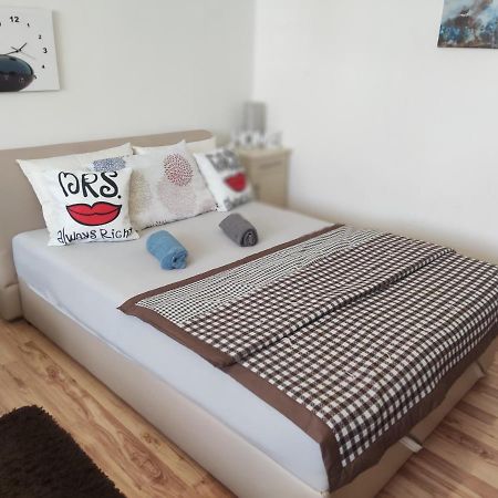 Apartmani Sarah Tuzla Kültér fotó