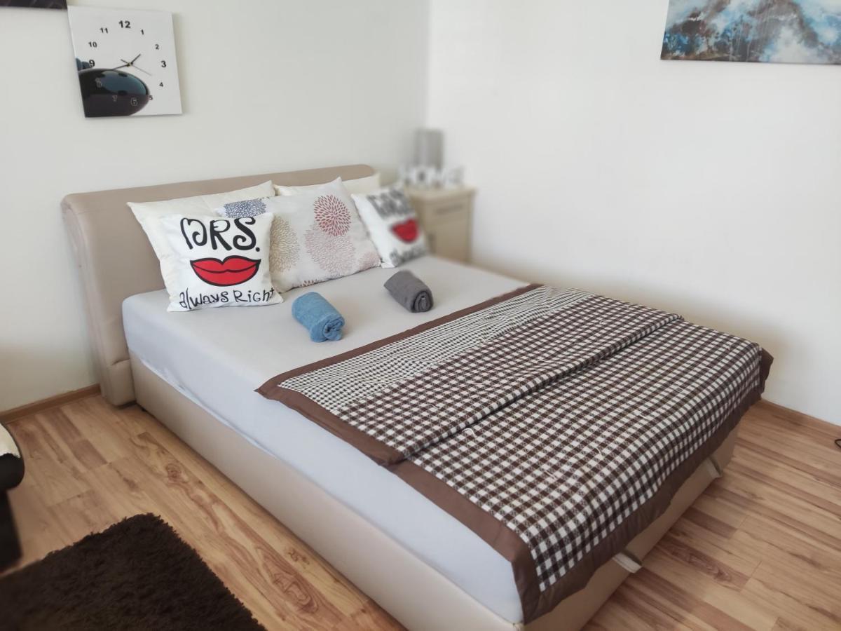 Apartmani Sarah Tuzla Kültér fotó